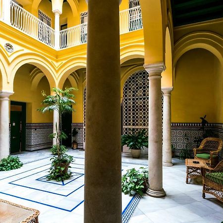 Holidays Isbilia Centro By Valcambre Sevilla Bagian luar foto