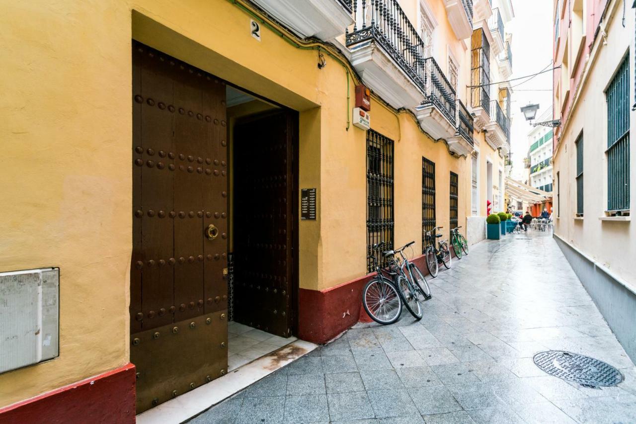 Holidays Isbilia Centro By Valcambre Sevilla Bagian luar foto